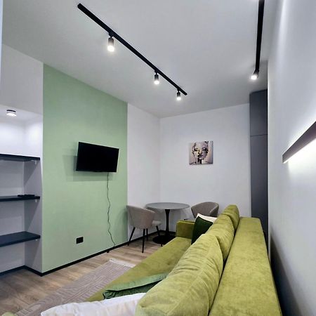 Apartment In The City Center Near The Park Lemberg Exterior foto