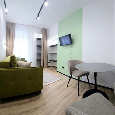 Apartment In The City Center Near The Park Lemberg Exterior foto