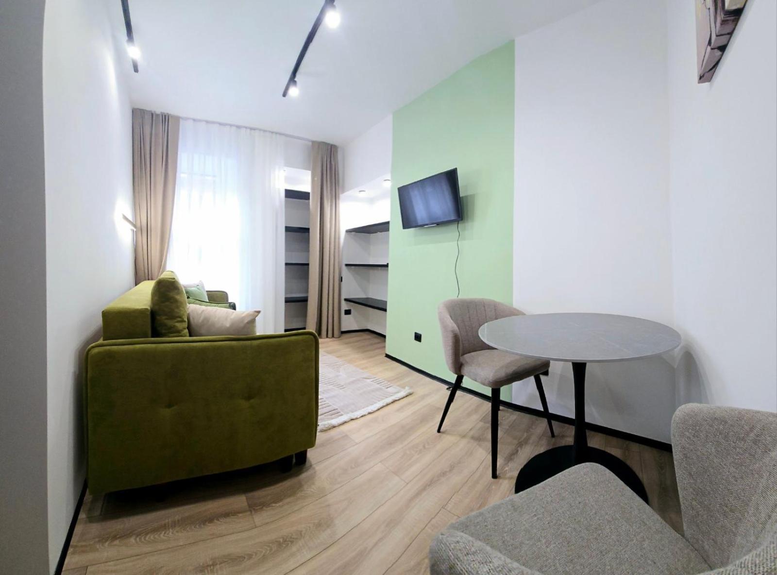 Apartment In The City Center Near The Park Lemberg Exterior foto