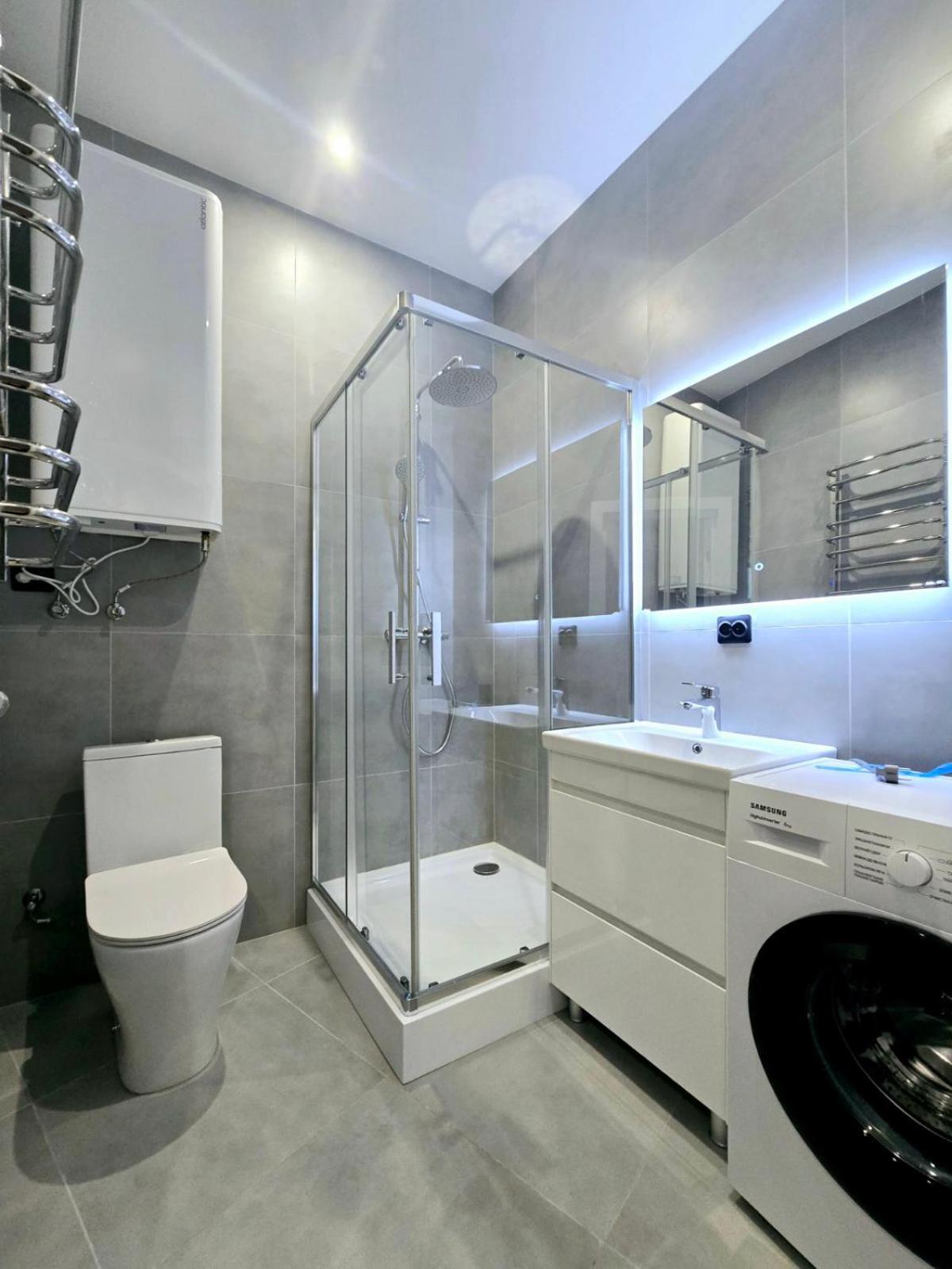 Apartment In The City Center Near The Park Lemberg Exterior foto